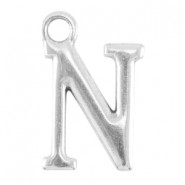DQ metalen letter bedel N Antiek zilver